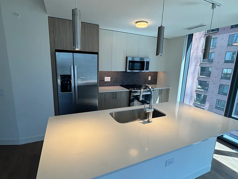 344 N Canal St #2713 — Photo 1