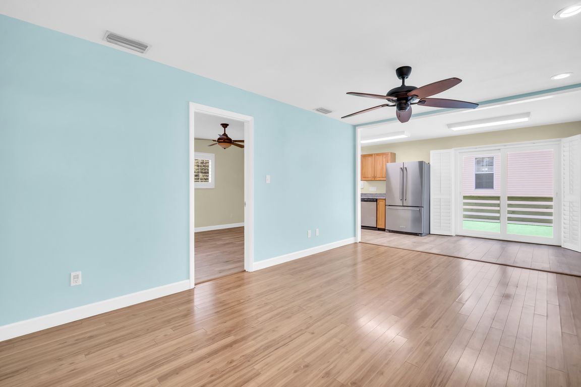 next background image