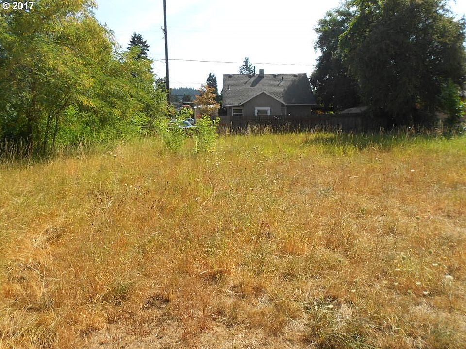 2nd image of 12142 SE Raymond St