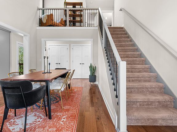 4th image of 2248 Foss St