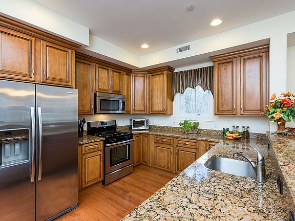 5th image of 2001 Dogwood Cir