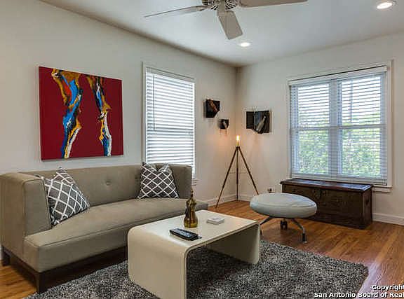 2nd image of 118 Vassar Ln APT 1