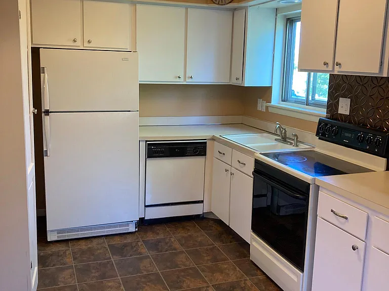 807 Erford Rd — Photo 4