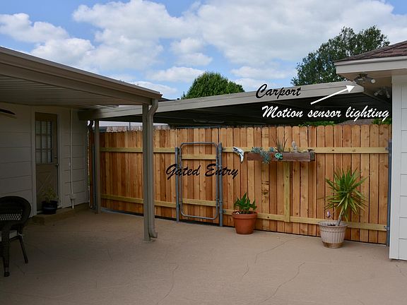 3rd image of 206 W Wildwinn Dr