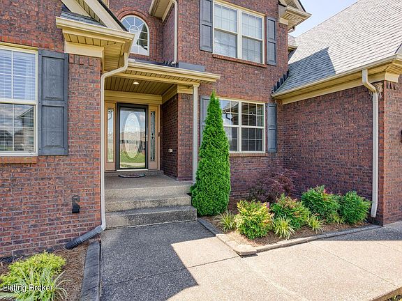4th image of 330 Persimmon Dr