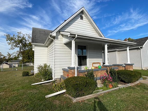 3rd image of 52 Hinman St