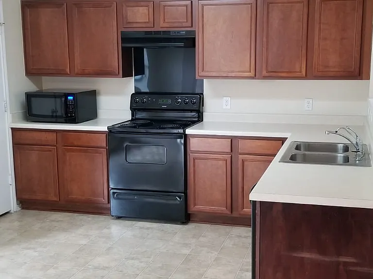 8010 Braes Run — Photo 6