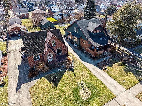 3rd image of 4115 Sheraton Dr