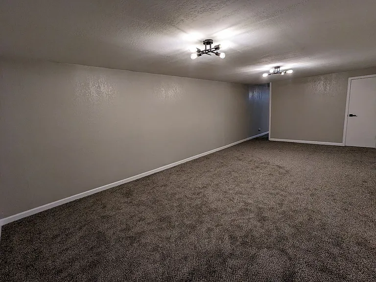 607 N Logan Ave — Photo 14