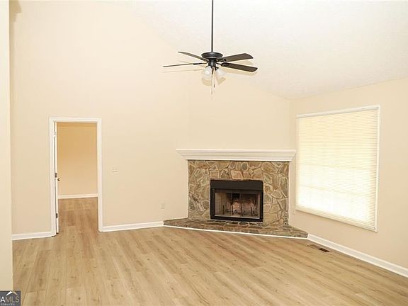 3rd image of 57 Villa Ridge Ct