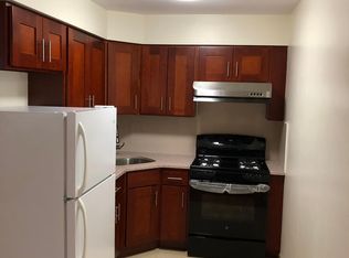 1611 200th St, Flushing, NY 11360