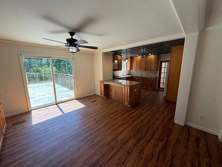 499 Basso St — Photo 12