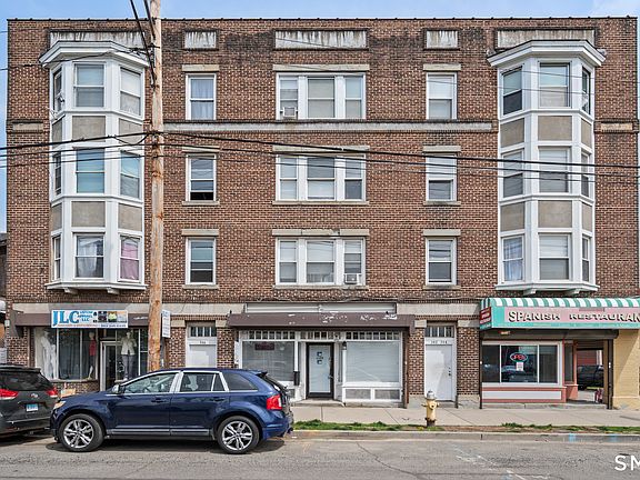 4th image of 340 Main Street