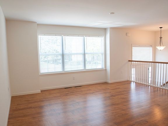 4th image of 635 Winding Ln