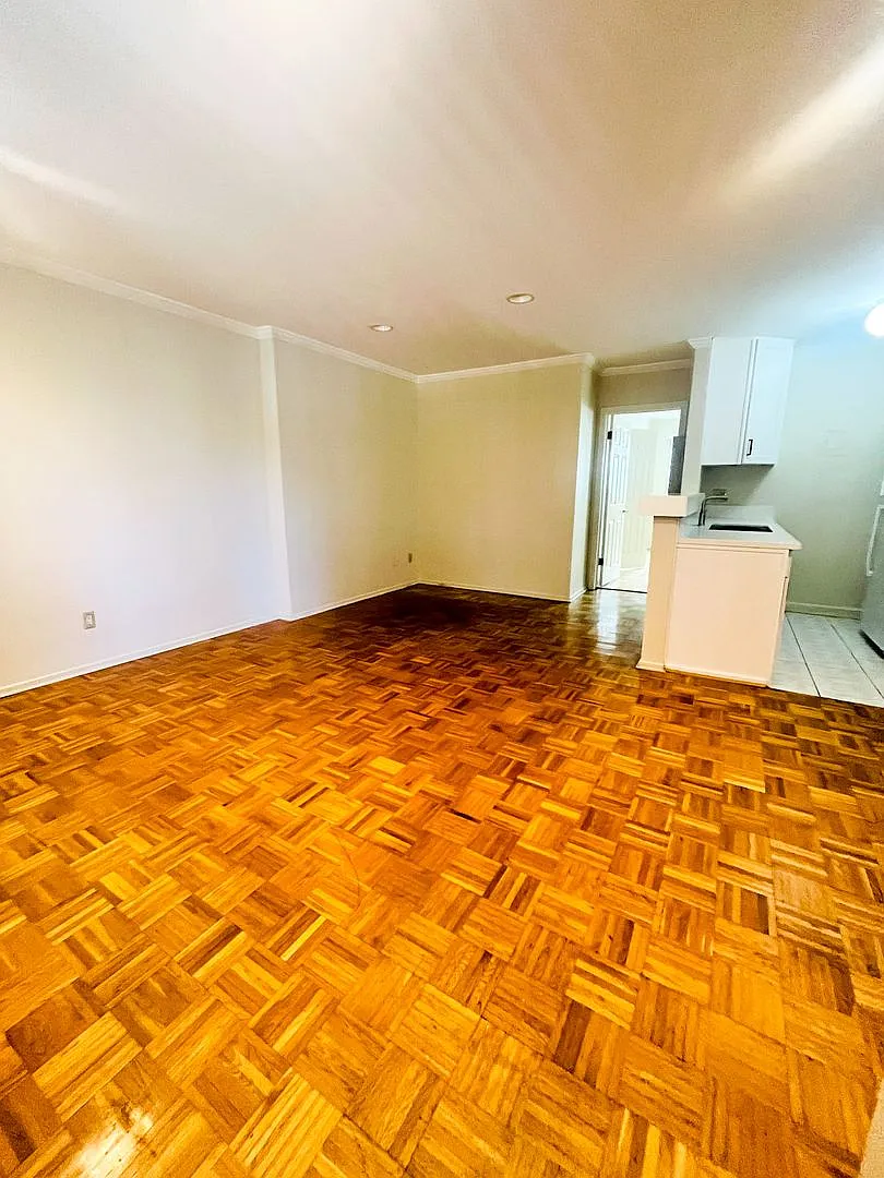826 Harvard, LLC — Photo 2
