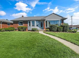 16215 Stricker Ave, Eastpointe, MI 48021