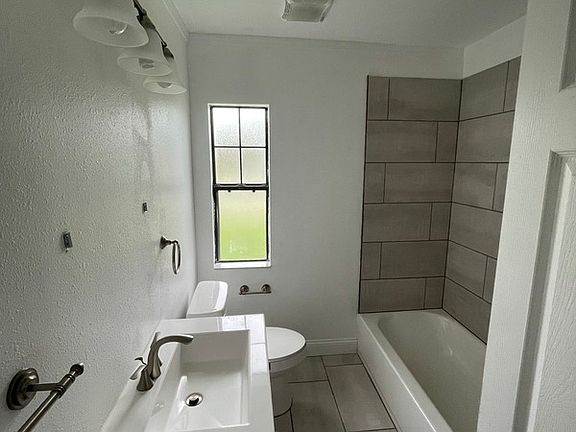 2nd image of 2345 Rose Blvd