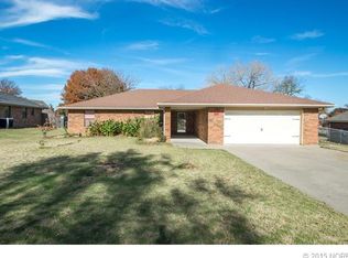 5812 Hazel Rd, Bartlesville, OK 74006