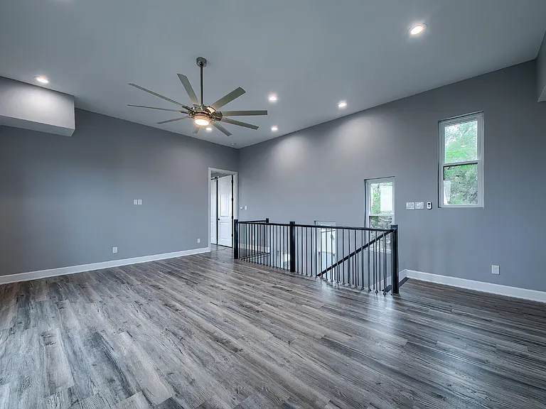 714 Misty Water Ln — Photo 14