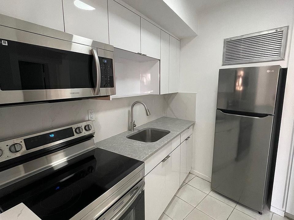 1st image of 11 SW 52nd Avenue #7A