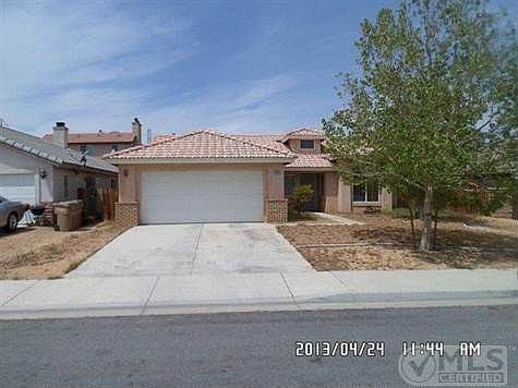 1st image of 8938 Newcastle Ave