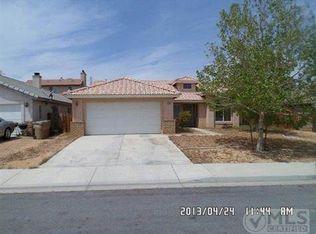 8938 Newcastle Ave, Hesperia, CA 92344