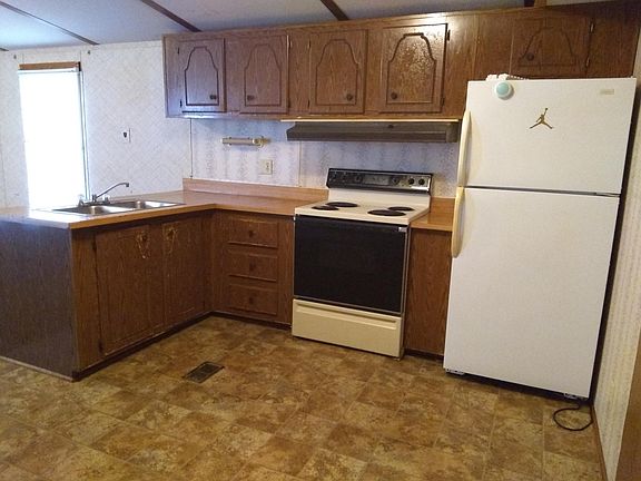 5th image of 113 Truman Cir