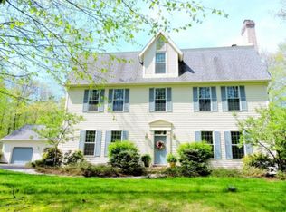 2208 Buckhorn Dr, East Stroudsburg, PA 18302