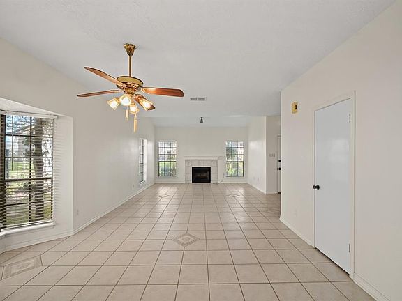 3rd image of 800 Country Place Dr Unit 604