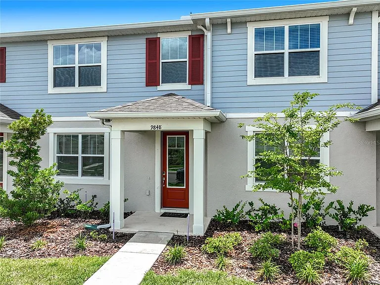 9848 Walkway Dr — Photo 2