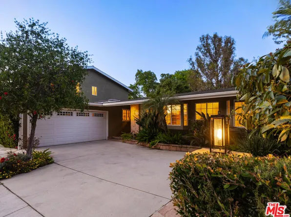 3634 Woodcliff Rd, Sherman Oaks, CA 91403