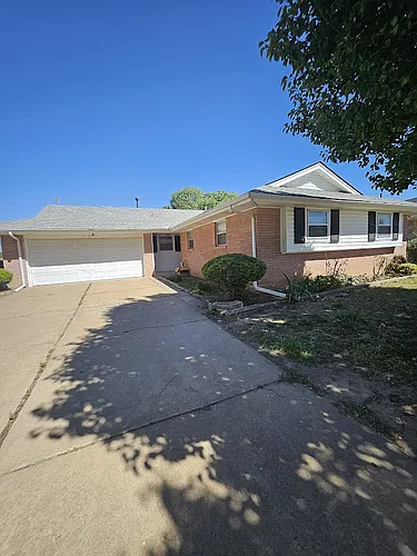 8800 S Victoria Dr Photo 1