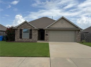 4678 W Croft Dr, Fayetteville, AR 72704