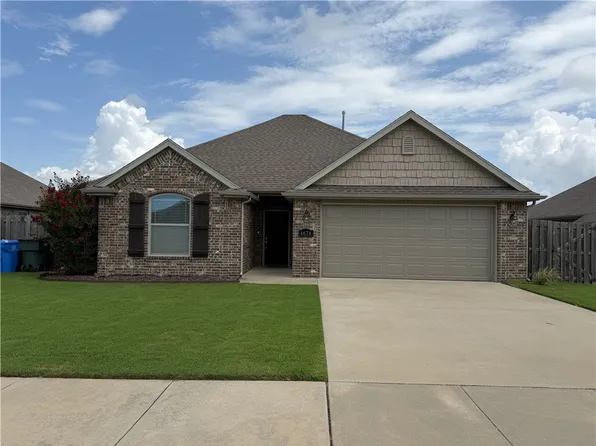 4678 W Croft Dr, Fayetteville, AR 72704
