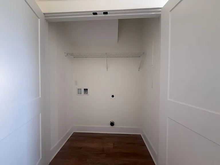 1389 Meridian St — Photo 16