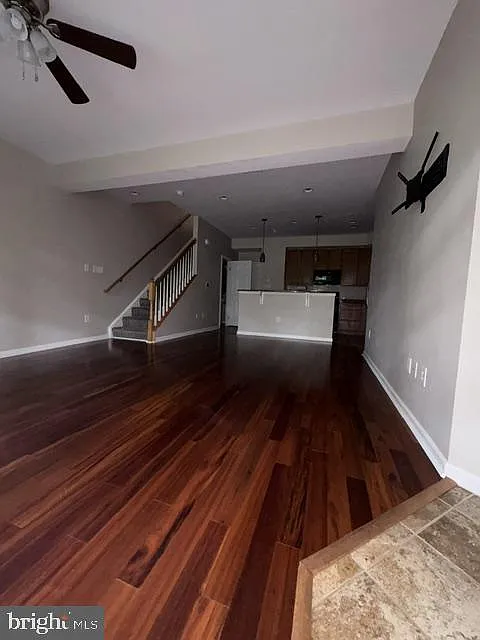 3 bed, 2.5 bath, 1665 sqft, $3,000 — Photo 4