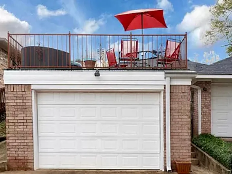 815 Montreal Dr — Photo 4