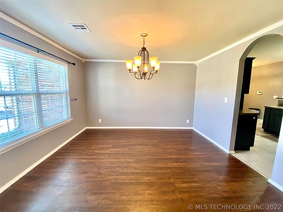 4th image of 9348 S 255th East Ave