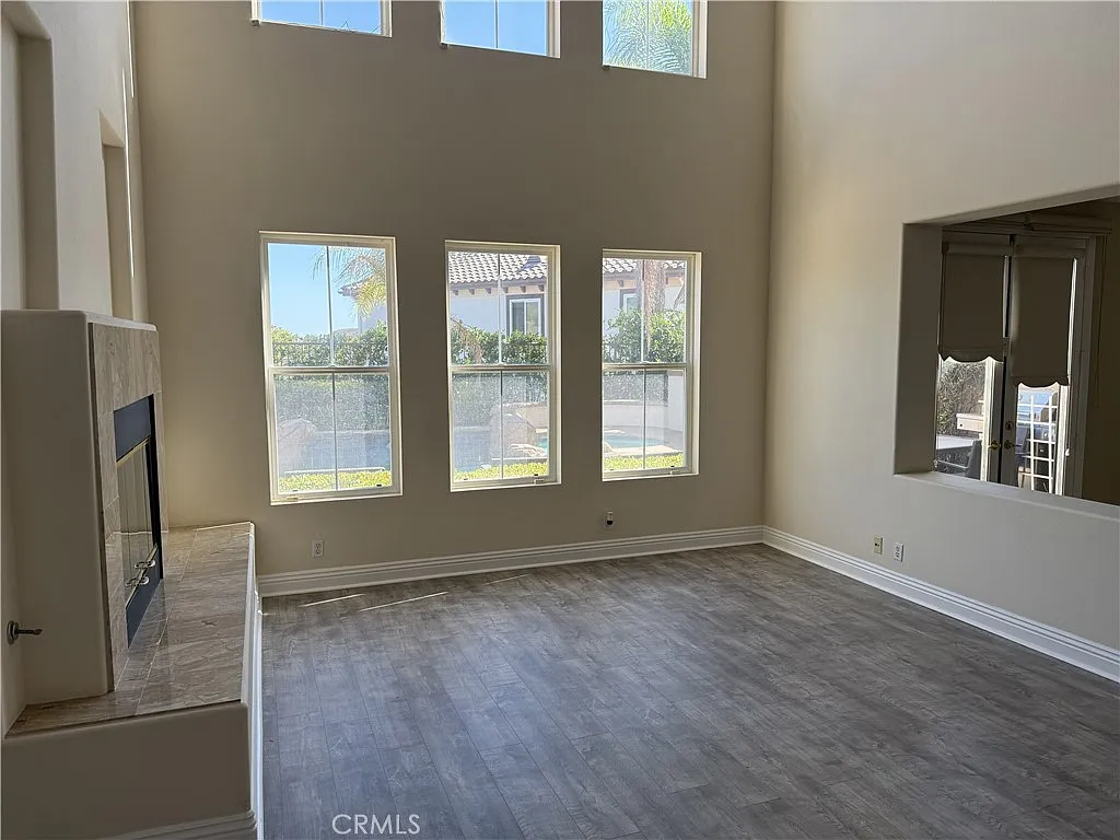 5 bed, 3219 sqft, $7,000 — Photo 3