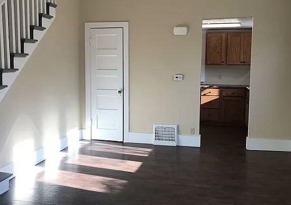 3rd image of 312 N Trapp Ave