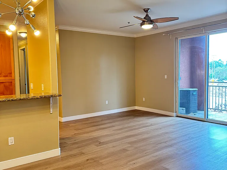 2330 University Ave #290 — Photo 3