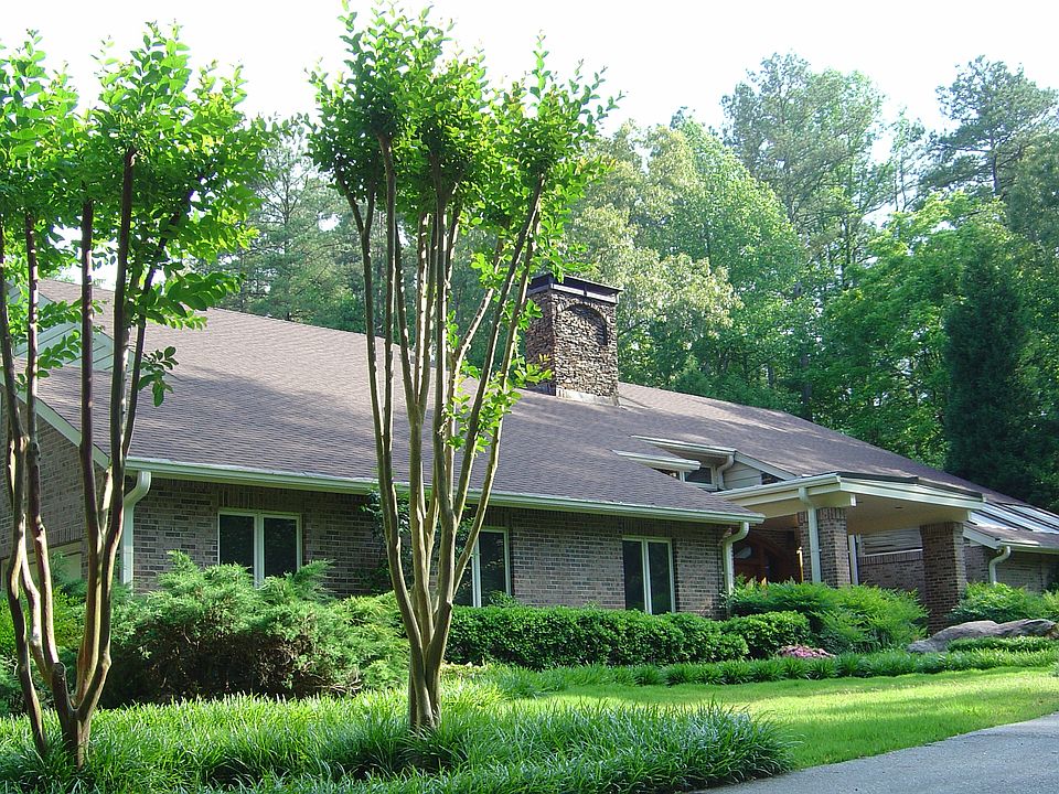 1st image of 2400 Hudson Dr SW