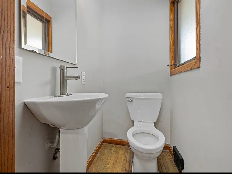4818 W Jefferson Blvd — Photo 11