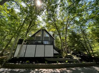 6255 Decker Rd, Bushkill, PA 18324