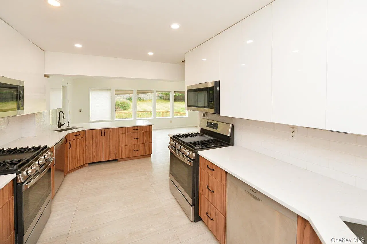 5 bed, 3.5 bath, 2281 sqft, $4,999 — Photo 2