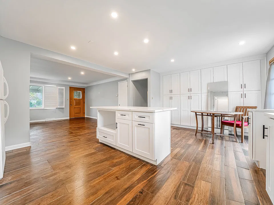 2640 Carmen Dr