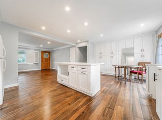 2640 Carmen Dr, Rocky River, OH 44116