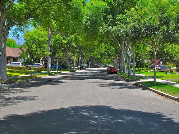 Mercedes Ave.