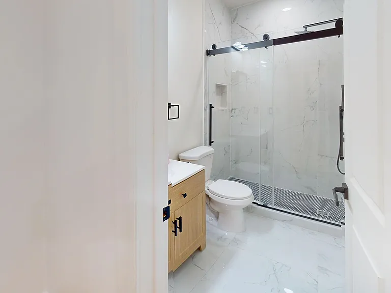 1318 Holbrook Street NE — Photo 12