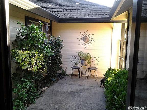3rd image of 9517 Laguna Lake Way